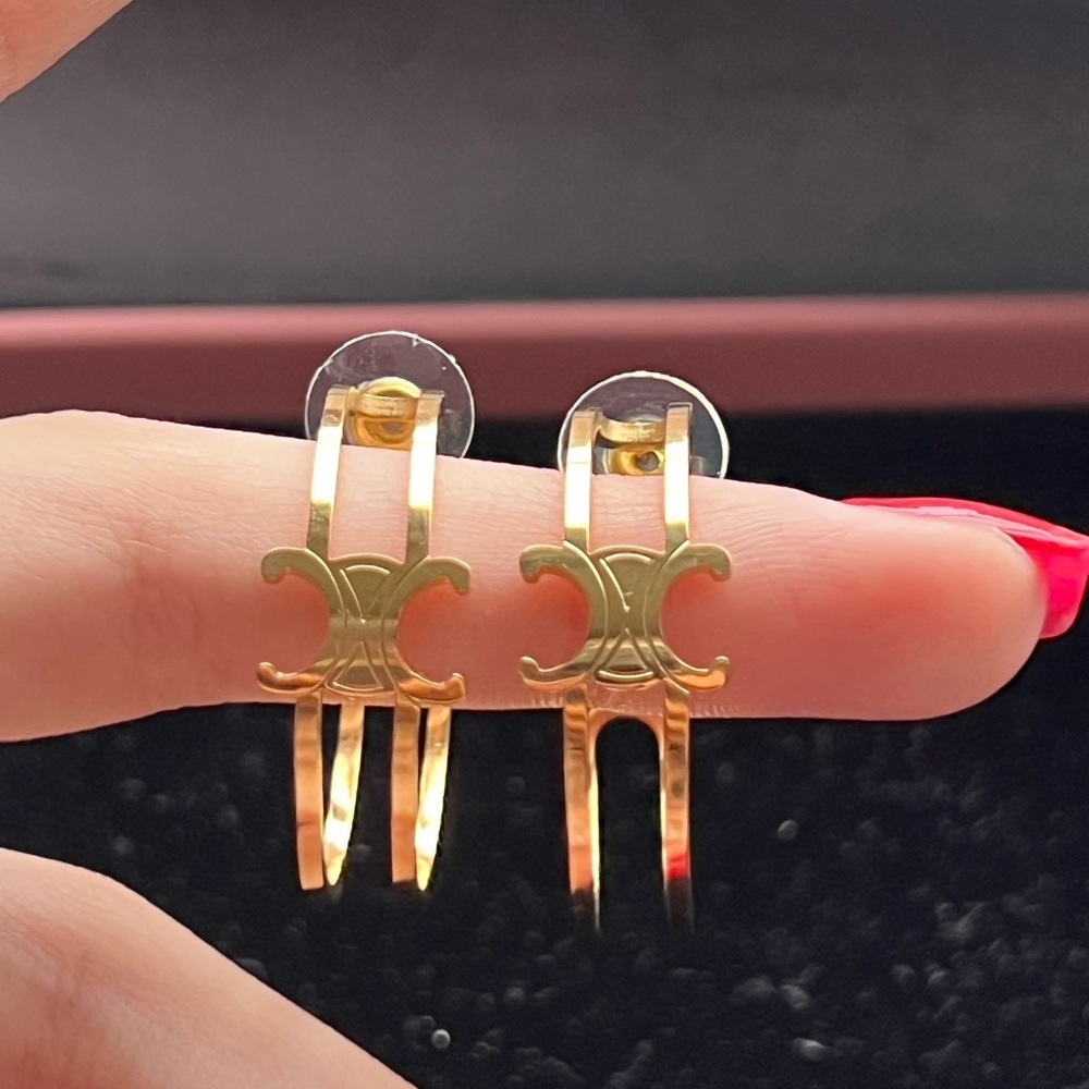 Earrings and bracelet set